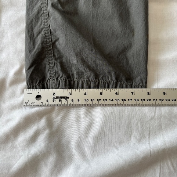 BM Women's Pull On Cargo Capri Pants Gray Size 12 Summer Casual Grunge - Picture 13 of 14